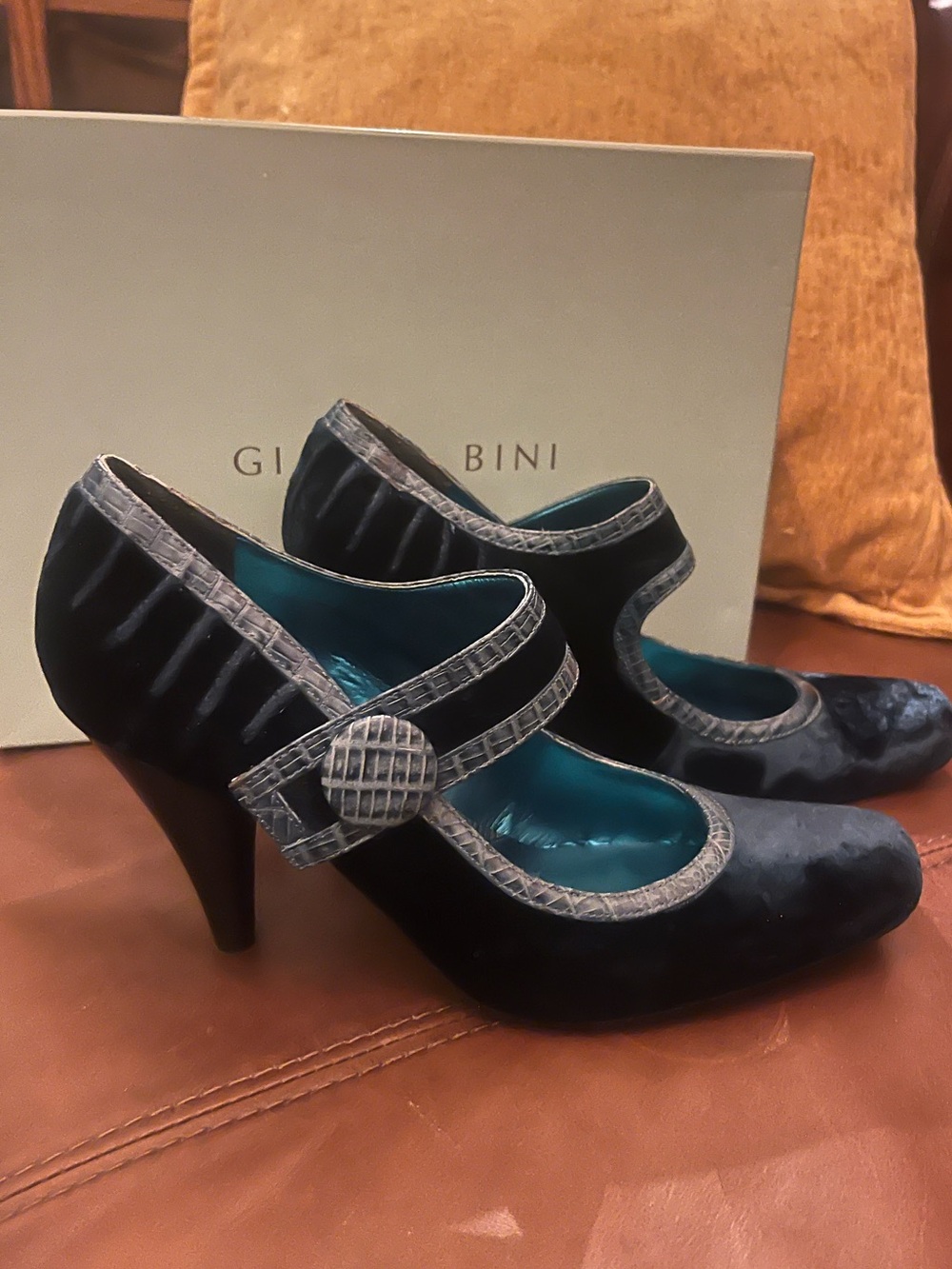 Gianni Bini Turquoise Velvet Mary Jane Heels